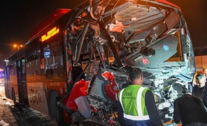 Ankara’da EGO Otobüsü Üst Geçit Ayağına Çarpı: 24 Yaralı
