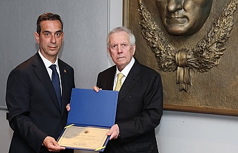 FENERBAHÇE’DE YENİ DÖNEM BAŞLADI: AZİZ YILDIRIM VE YÖNETİM KURULU MAZBATALARINI ALDI!