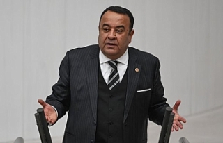 CHP Ankara Milletvekili Adnan Beker Partisinden İstifa...