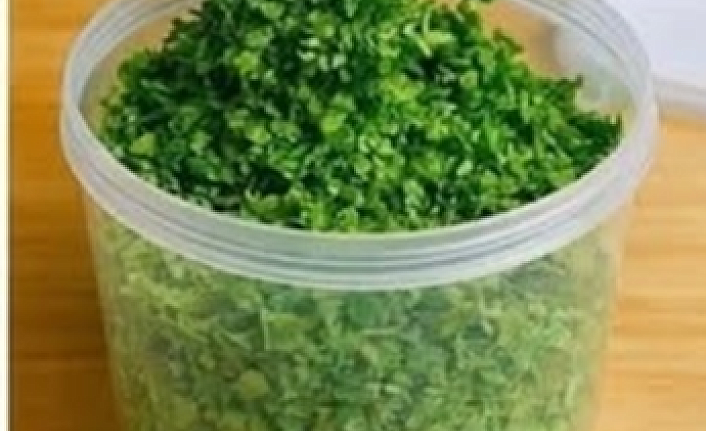 Maydanozu 1 Yıl Taze Tutmanın Sırrı!