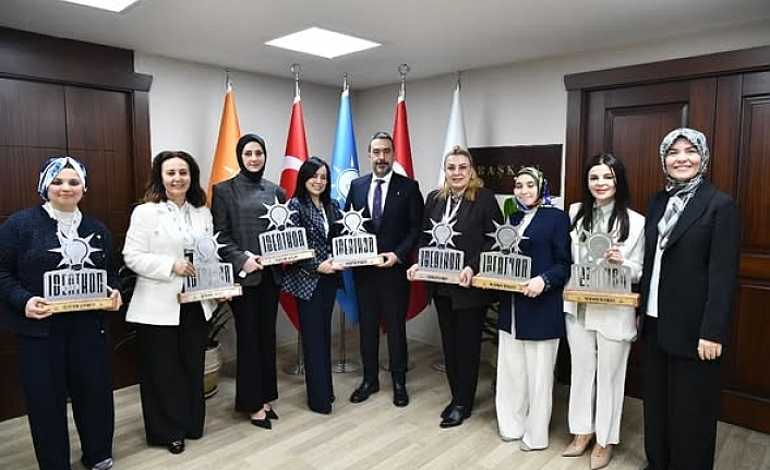 Ideathon’da AK Kadın Ankara Rüzgarı: Birincilik ve İkincilik Ödülleriyle Çifte Zafer!