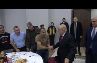 Millî Savunma Bakanı Yaşar Güler, Muş’ta Şehit Aileleri ve Gaziler ile İftar Yaptı