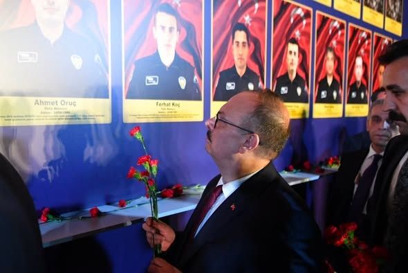Vali Yakup Canbolat, 15 Temmuz Şehitlerini Gölbaşı'nda Düzenlenen Programlarda Andı